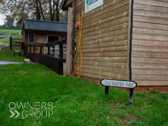 WG031025-84 - Warren Greatrex Stable Visit